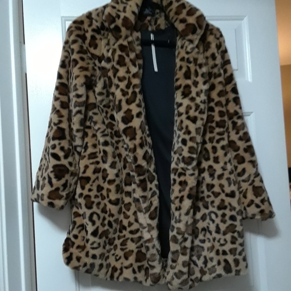 SOLD OUT SALE LEOPARD FAUX FUR TEDDY COAT - Picture 5 of 6